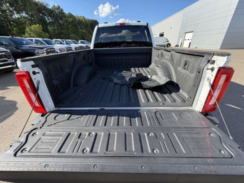Used 2023 Ford F250 XLT AWD/4WD image 19