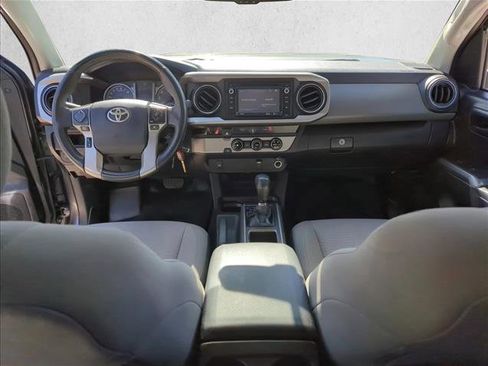 Certified 2017 Toyota Tacoma SR5 image 22