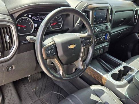 Used 2019 Chevrolet Silverado 1500 High Country w/ Technology Package AWD/4WD image 12
