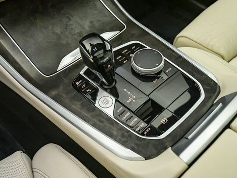 Certified 2022 BMW X5 sDrive40i w/ Luxury Seating Package RWD image 20