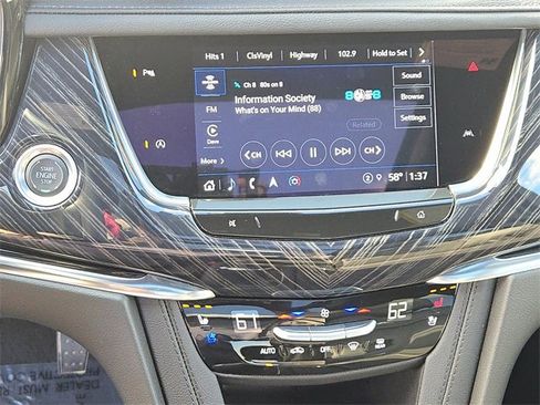 Used 2025 Cadillac XT6 Premium Luxury image 30