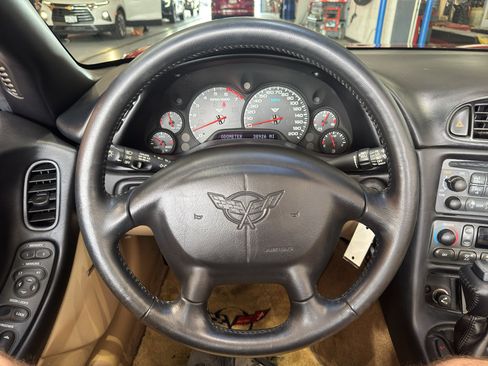 Used 2004 Chevrolet Corvette Convertible w/ Preferred Equipment Group RWD image 14