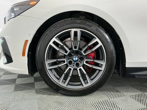 Certified 2025 BMW 530i w/ M Sport Package RWD image 32