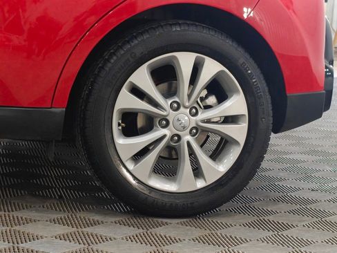 Used 2016 Kia Soul + image 32