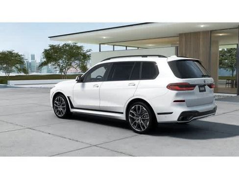 New 2027 BMW X7 xDrive40i w/ M Sport Package AWD/4WD image 2