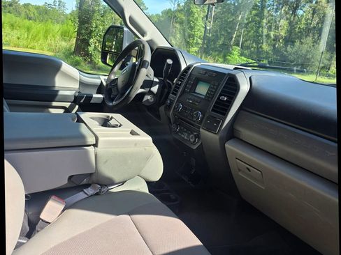 Used 2017 Ford F250 XL w/ STX Appearance Package AWD/4WD image 14