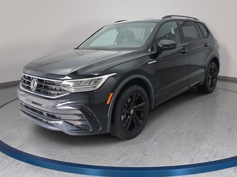 Used 2023 Volkswagen Tiguan SE R-Line FWD image 1