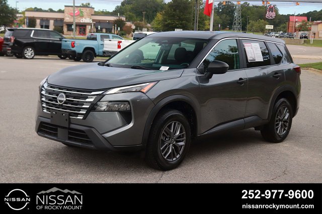 Used 2024 Nissan Rogue S AWD/4WD image 3