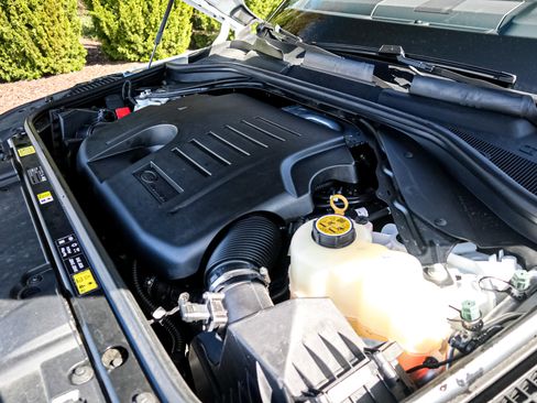 Used 2025 Land Rover Range Rover SE image 34