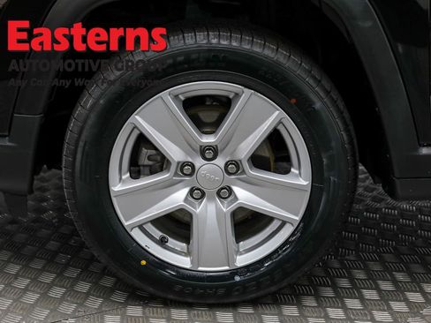 Used 2022 Jeep Compass Latitude w/ Sun and Sound Group image 31