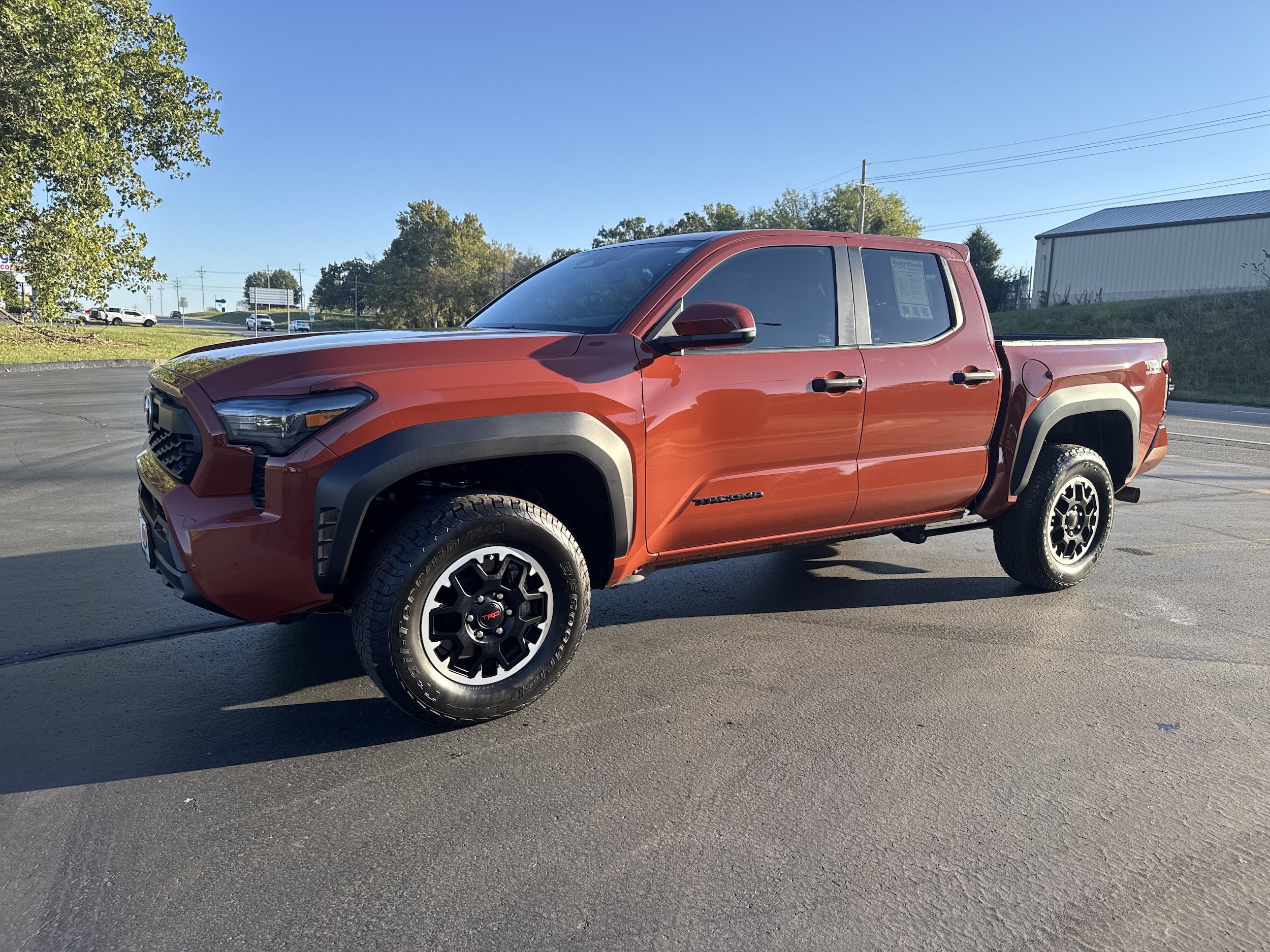 Used 2025 Toyota Tacoma TRD Off-Road w/ TRD Off Road Upgrade Package AWD/4WD image 4