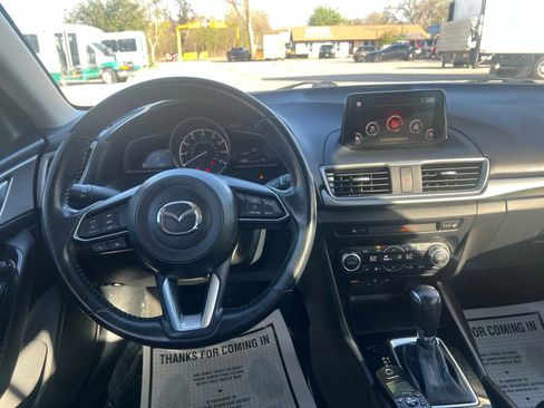 Used 2018 MAZDA MAZDA3 Touring image 9