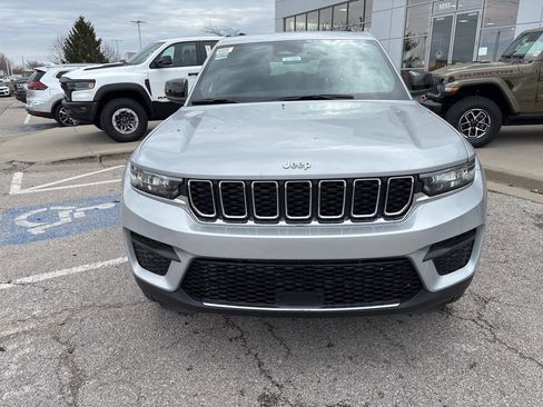 New 2026 Jeep Grand Cherokee Laredo AWD/4WD image 10
