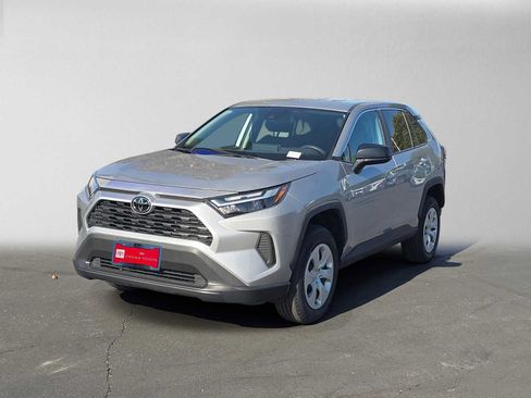 Used 2025 Toyota RAV4 LE FWD image 7