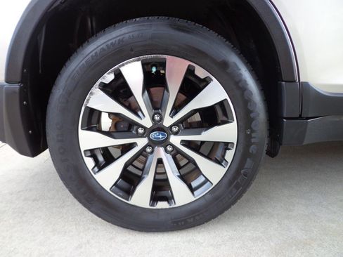 Used 2016 Subaru Outback 3.6R Limited AWD/4WD image 10