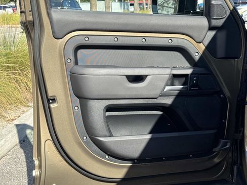 Certified 2025 Land Rover Defender 110 S image 18