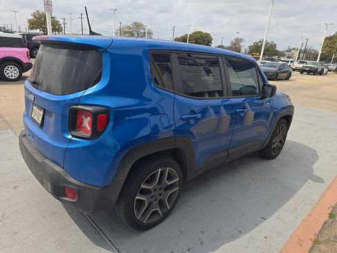 Used 2020 Jeep Renegade Sport image 3
