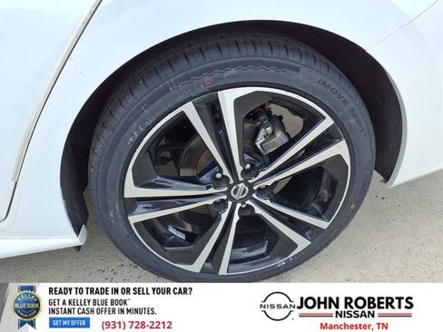 Used 2023 Nissan Sentra SR w/ Electronics Package FWD image 23