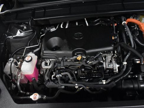 Used 2020 Toyota Highlander XLE image 10