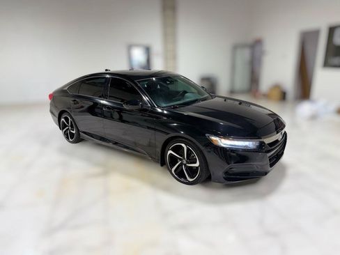 Used 2018 Honda Accord Sport image 3