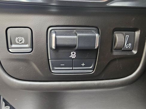 Used 2025 Cadillac Escalade V AWD/4WD image 28