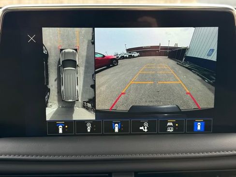 Certified 2024 Chevrolet Suburban Z71 w/ Z71 Off-Road Package image 4