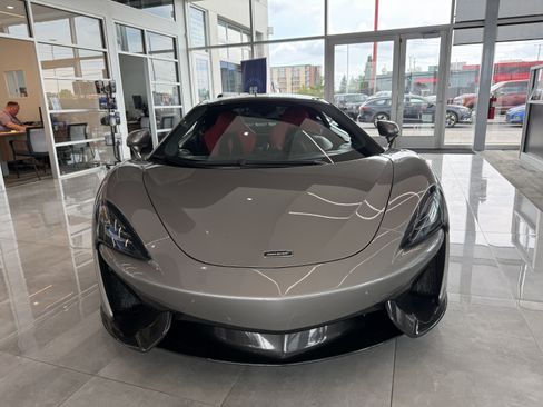 Used 2017 McLaren 570S RWD image 3