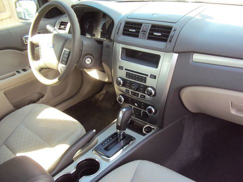 Used 2012 Ford Fusion SE FWD image 10