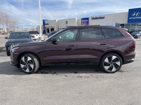 New 2025 Volvo EX90 Ultra image 2