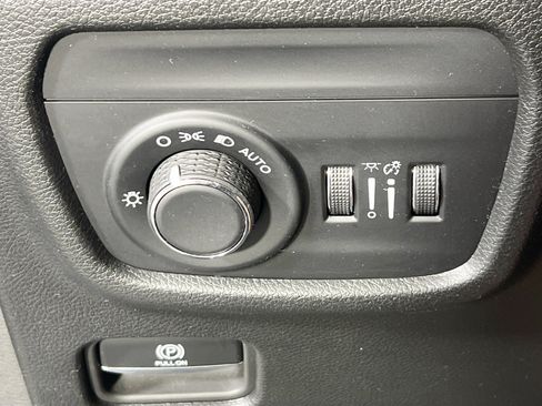 Used 2023 Jeep Grand Cherokee L Laredo w/ Luxury Tech Group I AWD/4WD image 10