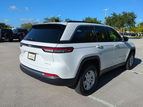 New 2025 Jeep Grand Cherokee Laredo AWD/4WD image 5