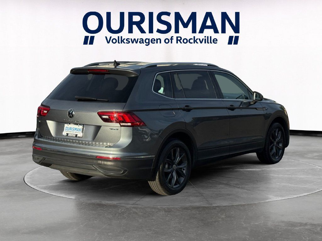 Used 2023 Volkswagen Tiguan SE w/ Panoramic Sunroof Package AWD/4WD image 6