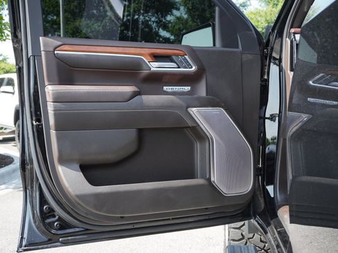 Used 2023 GMC Sierra 1500 Denali w/ Denali Reserve Package AWD/4WD image 14