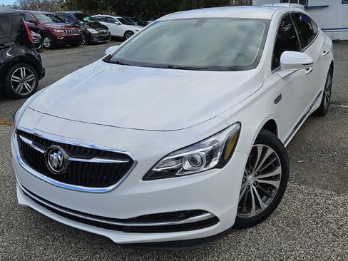 Used 2017 Buick LaCrosse Essence image 1
