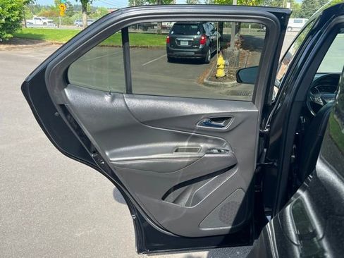 Used 2023 Chevrolet Equinox Premier AWD/4WD image 10