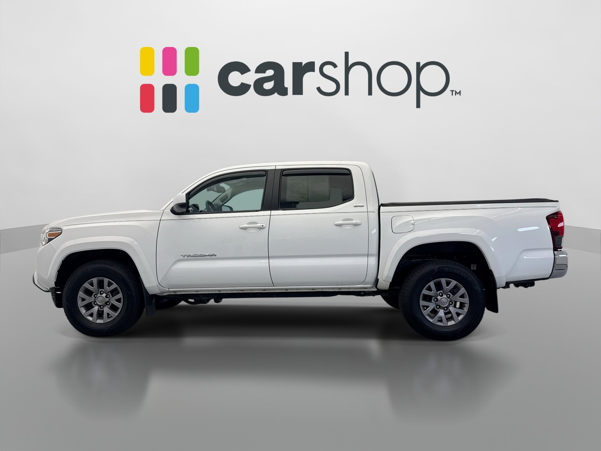 Used 2019 Toyota Tacoma SR5 AWD/4WD image 2