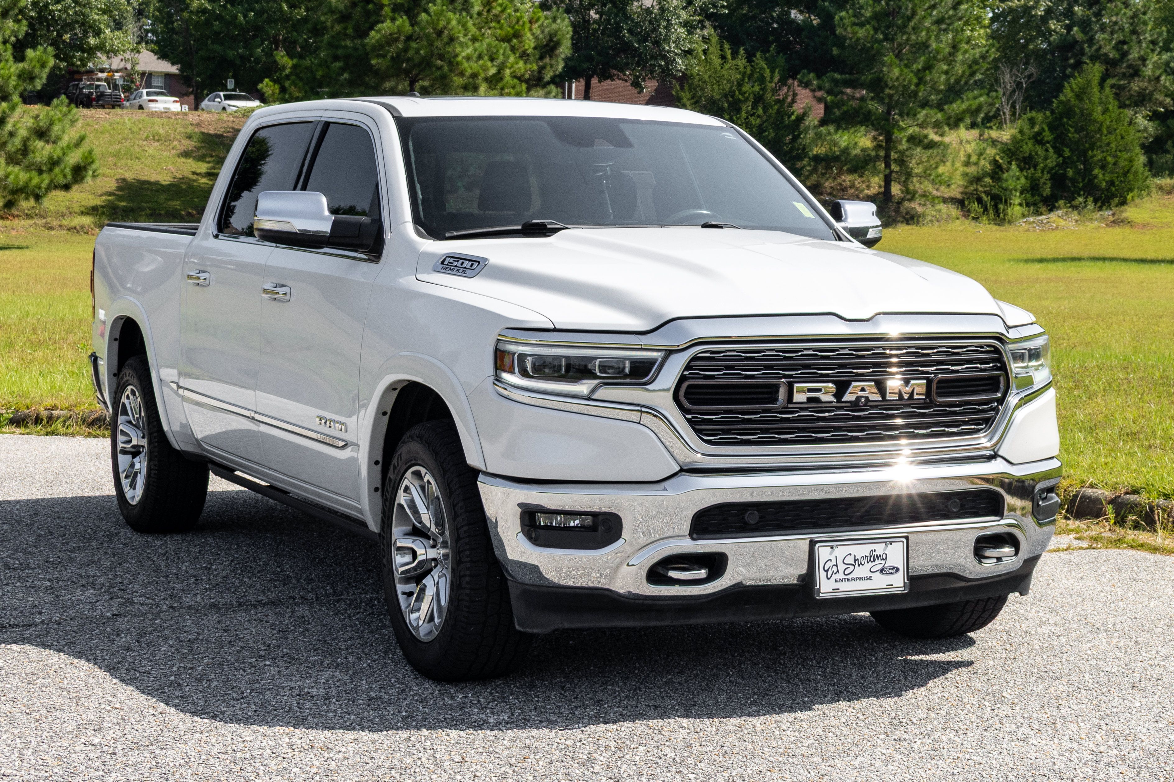 Used 2019 RAM 1500 Limited AWD/4WD image 3
