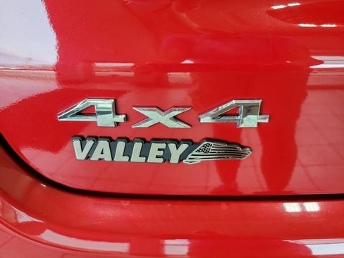 Used 2019 Jeep Compass Latitude w/ Popular Equipment Group AWD/4WD image 12