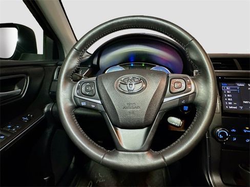 Used 2016 Toyota Camry SE image 10