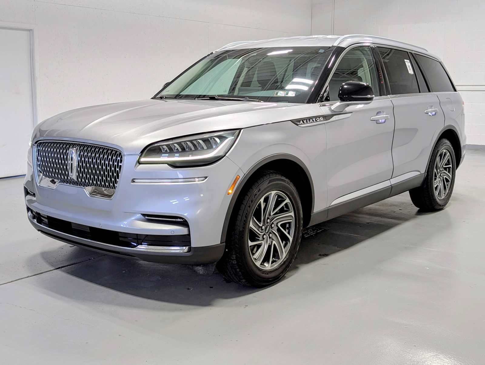 Used 2021 Lincoln Aviator AWD w/ Elements Package image 1