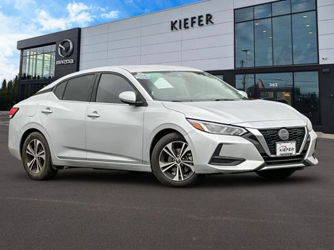 Used 2022 Nissan Sentra SV image 2