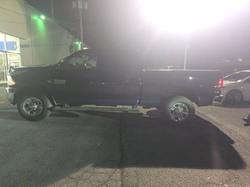 Used 2018 RAM 2500 Tradesman w/ Chrome Appearance Group image 2