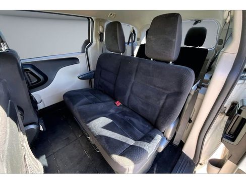 Used 2018 Dodge Grand Caravan w/ UConnect Hands-Free Group image 21