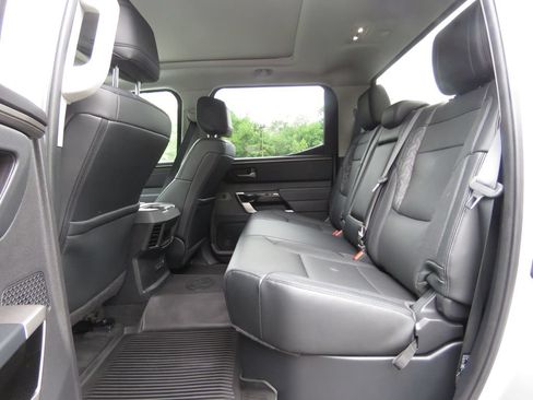 Used 2023 Toyota Tundra Limited AWD/4WD image 18