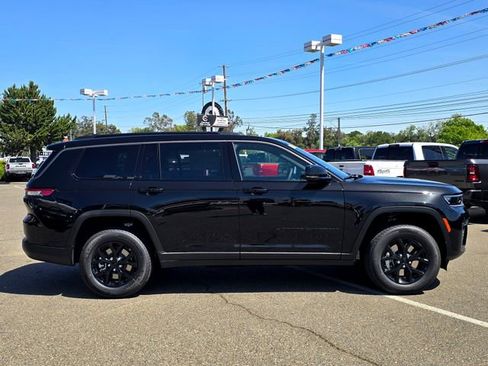 New 2026 Jeep Grand Cherokee L 4WD image 7
