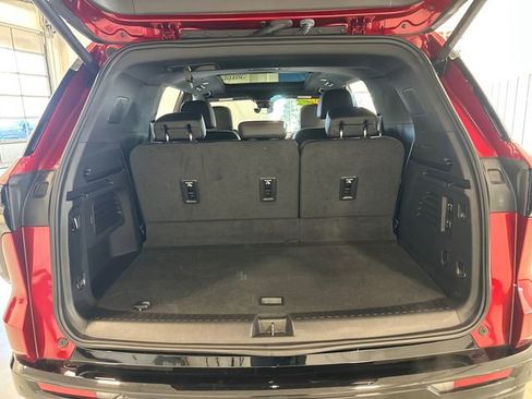 Used 2024 Chevrolet Traverse RS image 33