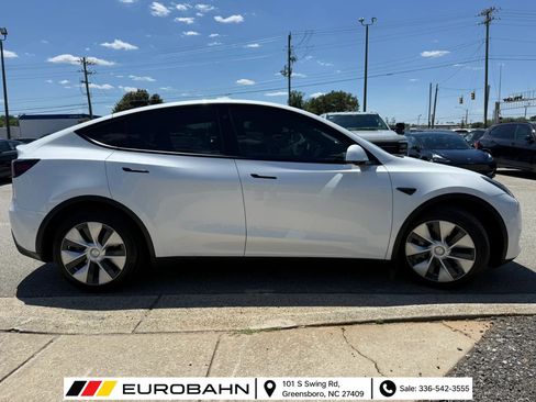 Used 2022 Tesla Model Y Long Range AWD/4WD image 6