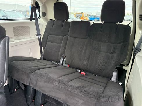 Used 2016 Dodge Grand Caravan SE w/ Quick Order Package 29E SE FWD image 23