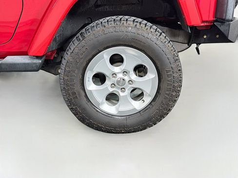 Used 2014 Jeep Wrangler Sahara w/ Connectivity Group AWD/4WD image 31