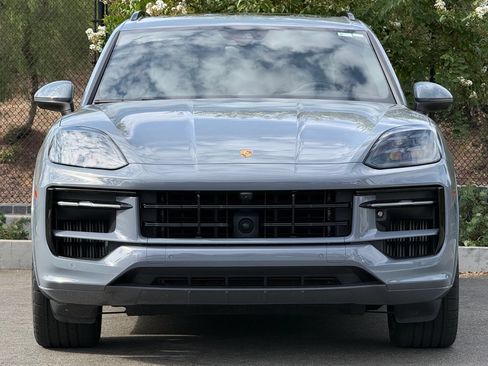 Certified 2024 Porsche Cayenne S AWD/4WD image 10